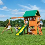 Complex de Joaca  din lemn de cedru - Centru SomerSET cu Tobogan si Leagane 2 nivele Playset Backyard Discovery 
